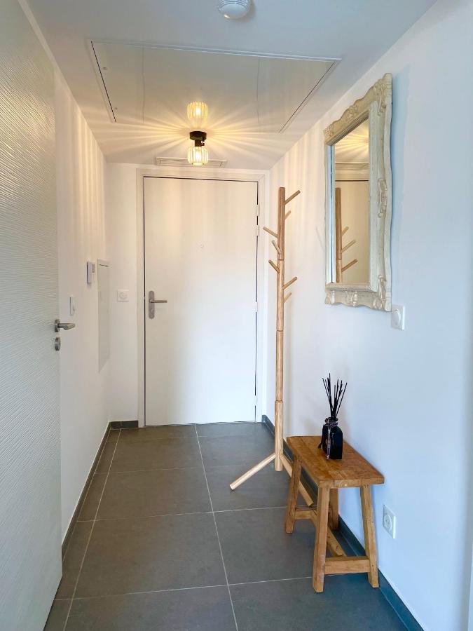 Apartment Luxueux Neuf - Frontiere - Piscine - Parking Prive